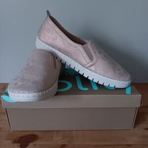 GLOLILY Elle Slip-On Champagne Snake Comfort Shoes Womens Size: 10 M‎  NWB